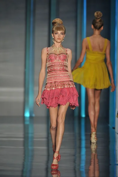 Look 32